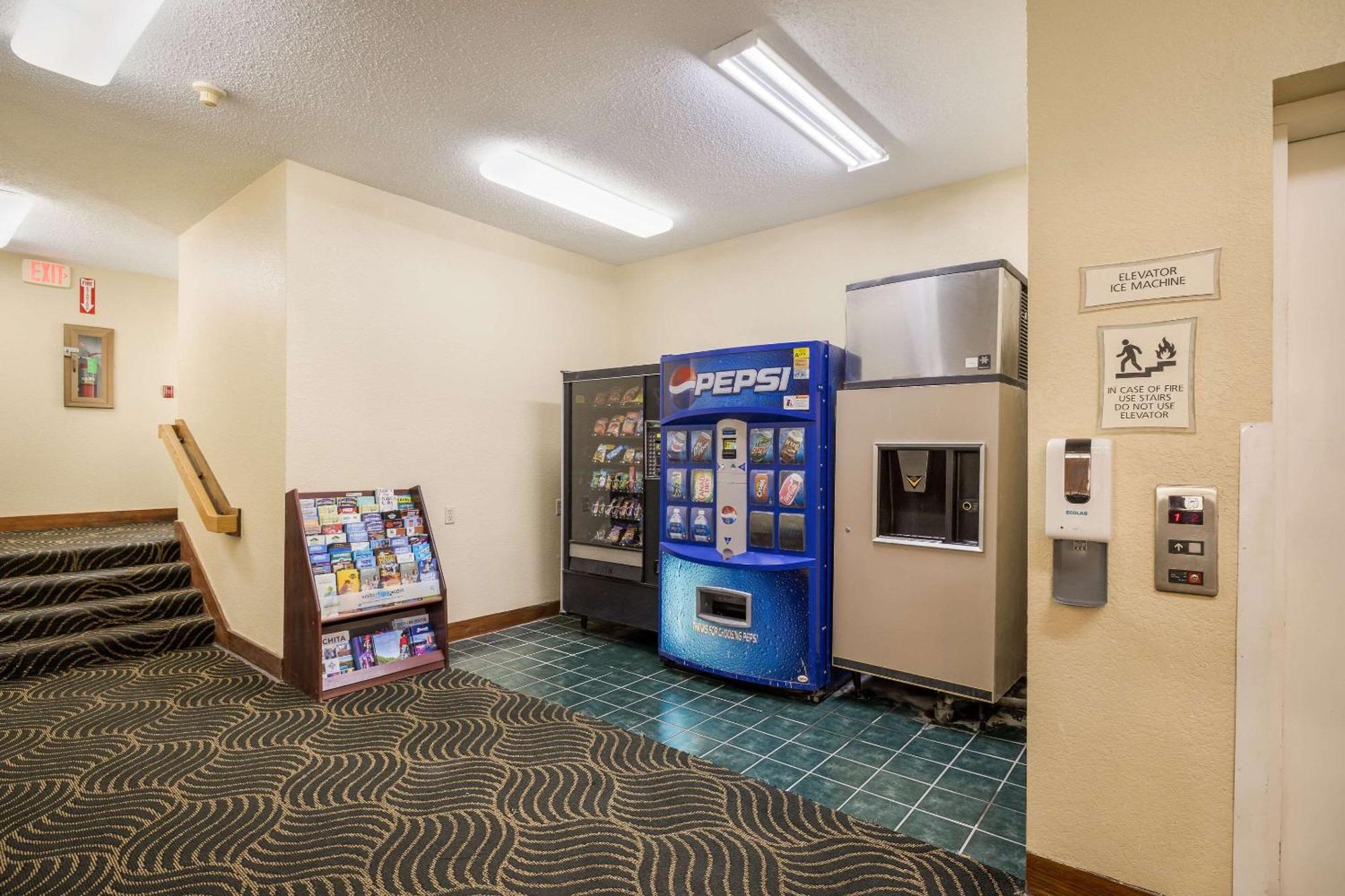 Quality Inn Tulsa Central Kültér fotó
