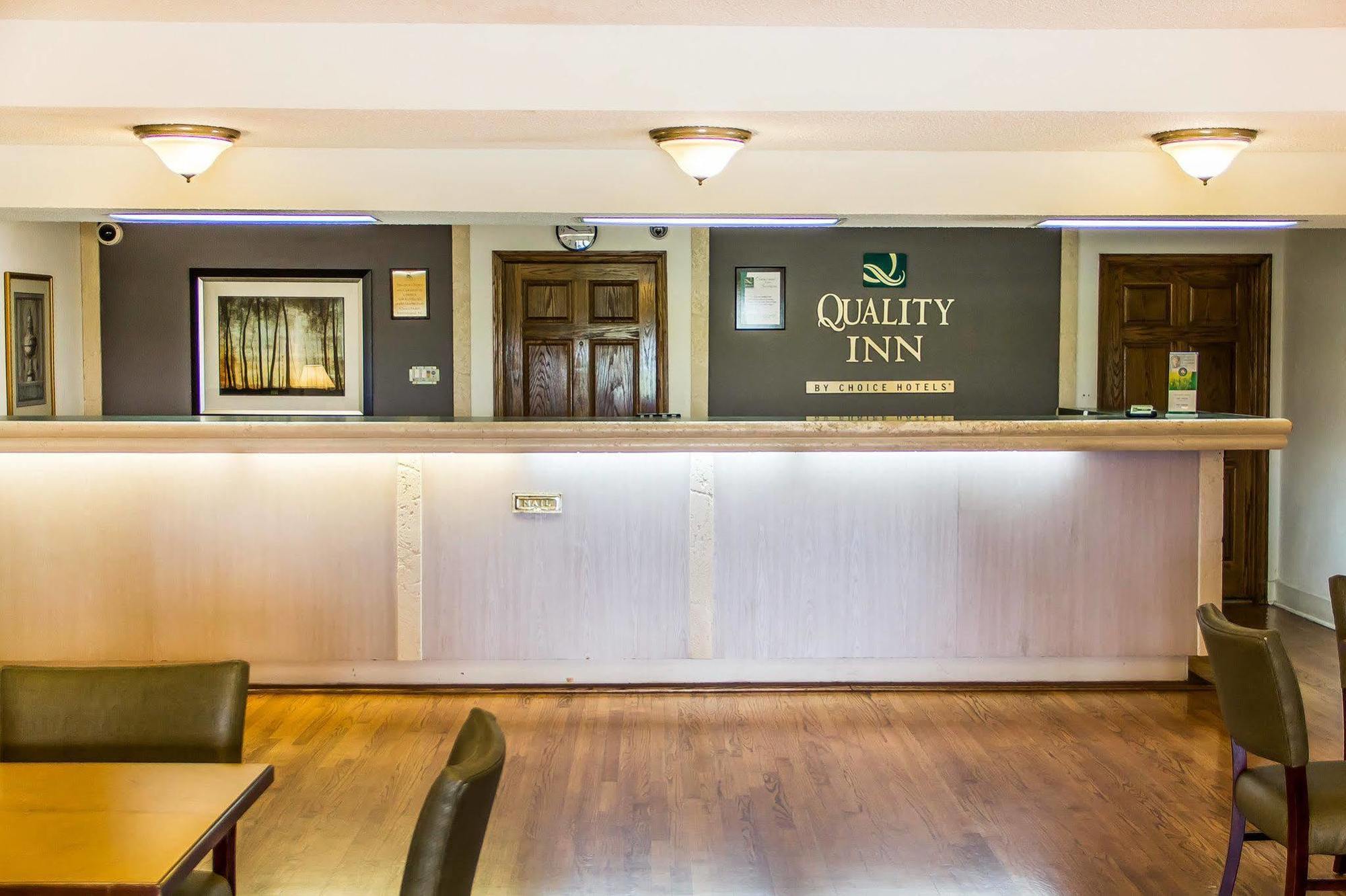 Quality Inn Tulsa Central Kültér fotó